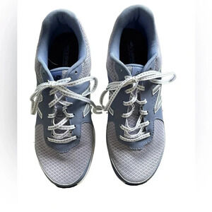 New Balance Women’s Athletic Shoe
 Size 9 1/2. Model WW411GR2